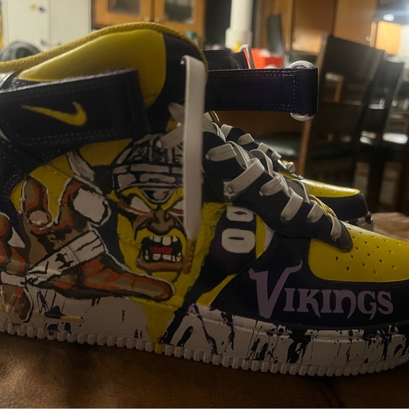 CUSTOM HAND PAINTED “ SKOL AF1s “ sneakers Men’s 9.5 - Picture 7 of 13